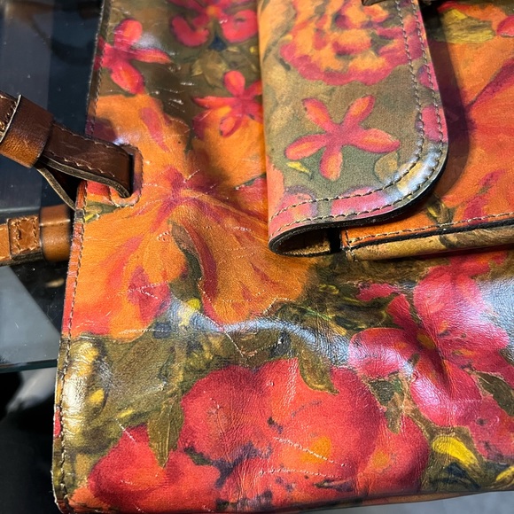 Patricia Nash Madison Leather Tote Bag- Floral Oil Painting - Picture 6 of 7